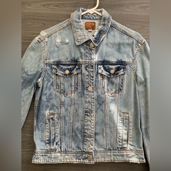 American Eagle Outfitters Denim jacket worn few times in great condition - Picture 1 of 4